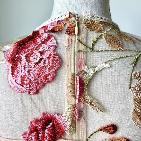 VONE Embroidered Floral Sleeveless Sheer Lelan Peplum Blouse—SZ. 6 - Picture 16 of 16